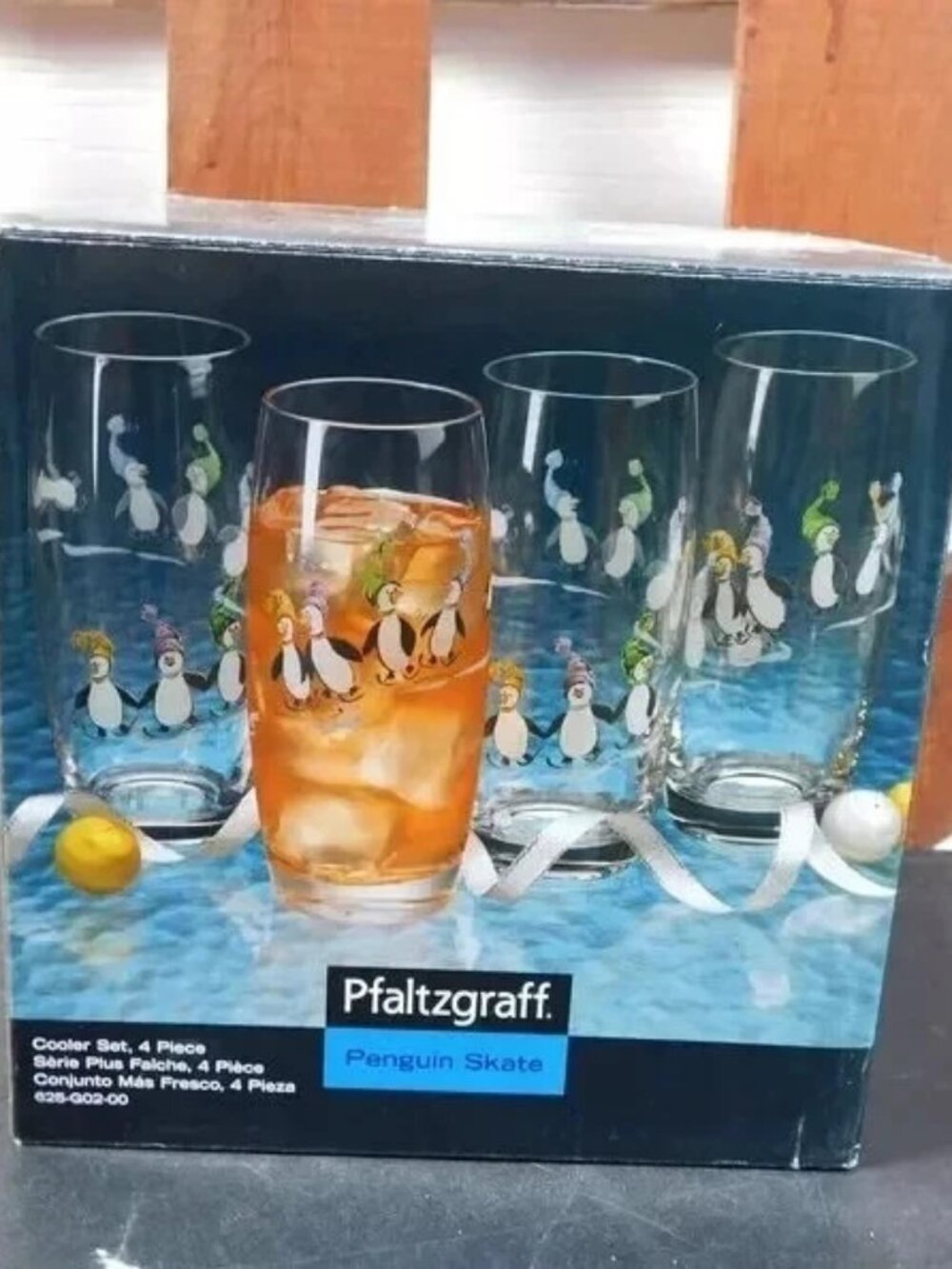 Pfaltzgraff Penguin Skate Glasses Set of 4 Never Used *****